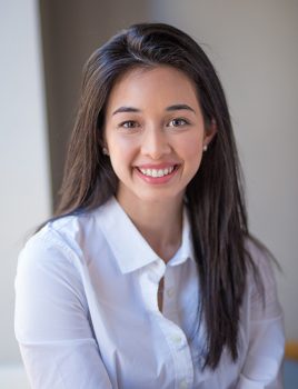 Alexandra Ross Headshot