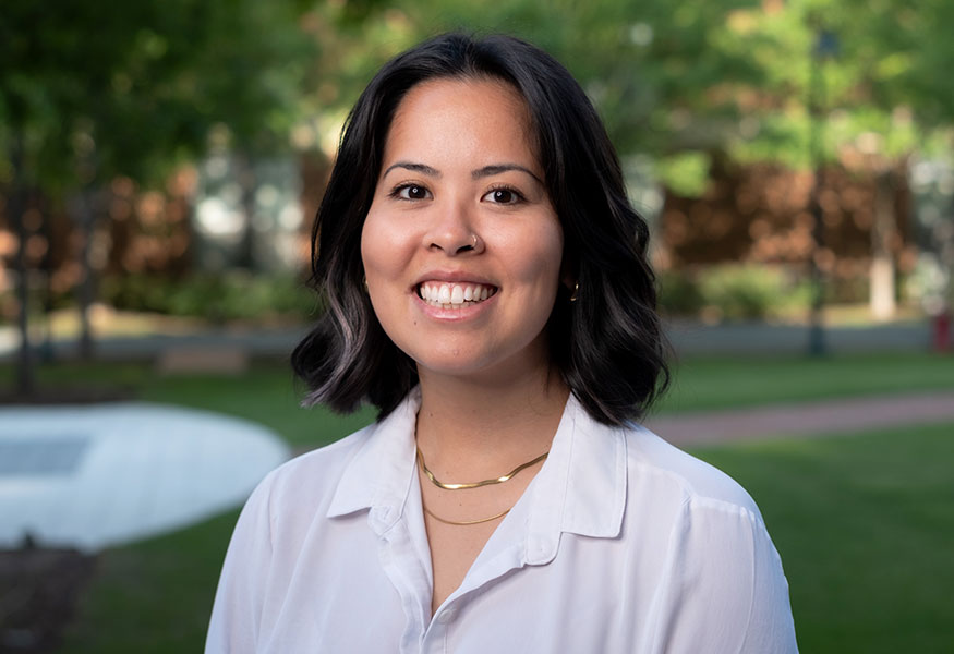 Aline Kobayashi Botelho headshot