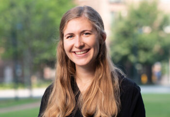 Laina Ewoldt headshot